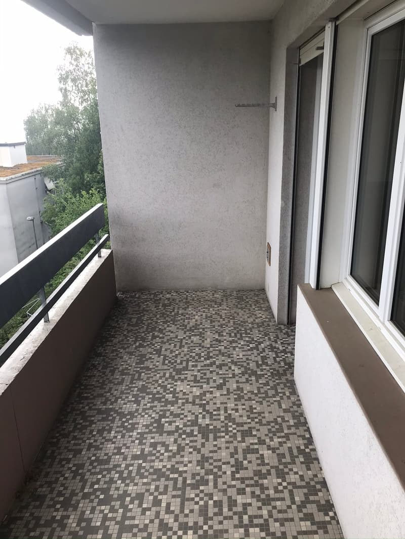 Très bel appartement de 4 pièces avec vue à Hauterive (9)