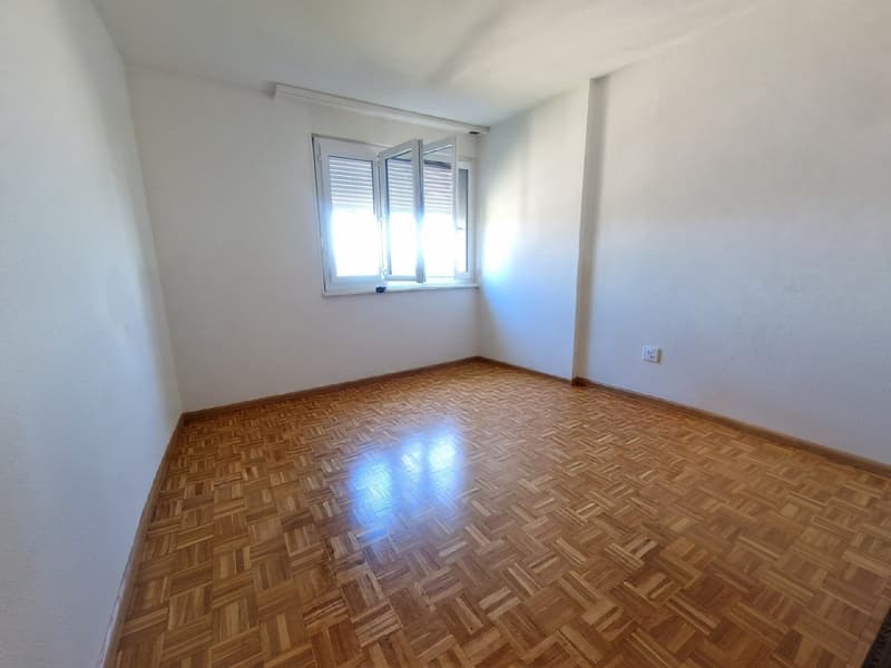 Très bel appartement de 4 pièces avec vue à Hauterive (4)