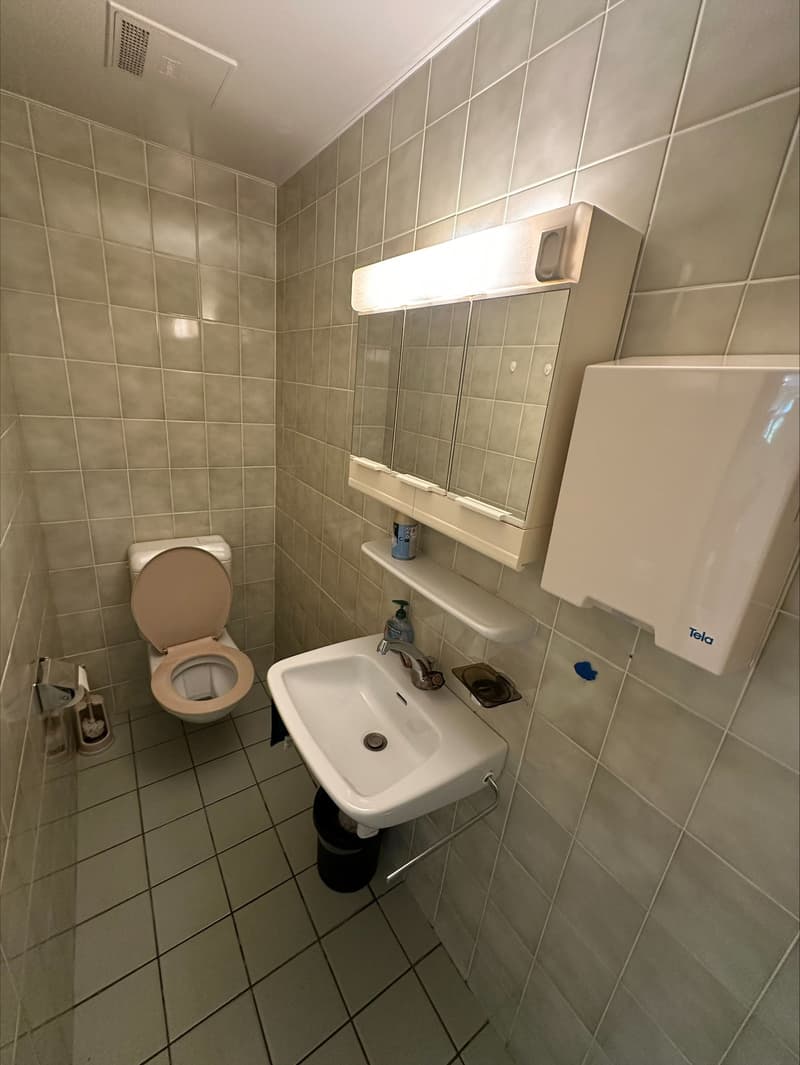 Bureau lumineux de 4 pièces au cœur de Neuchâtel (14)