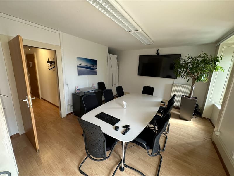 Bureau lumineux de 4 pièces au cœur de Neuchâtel (2)