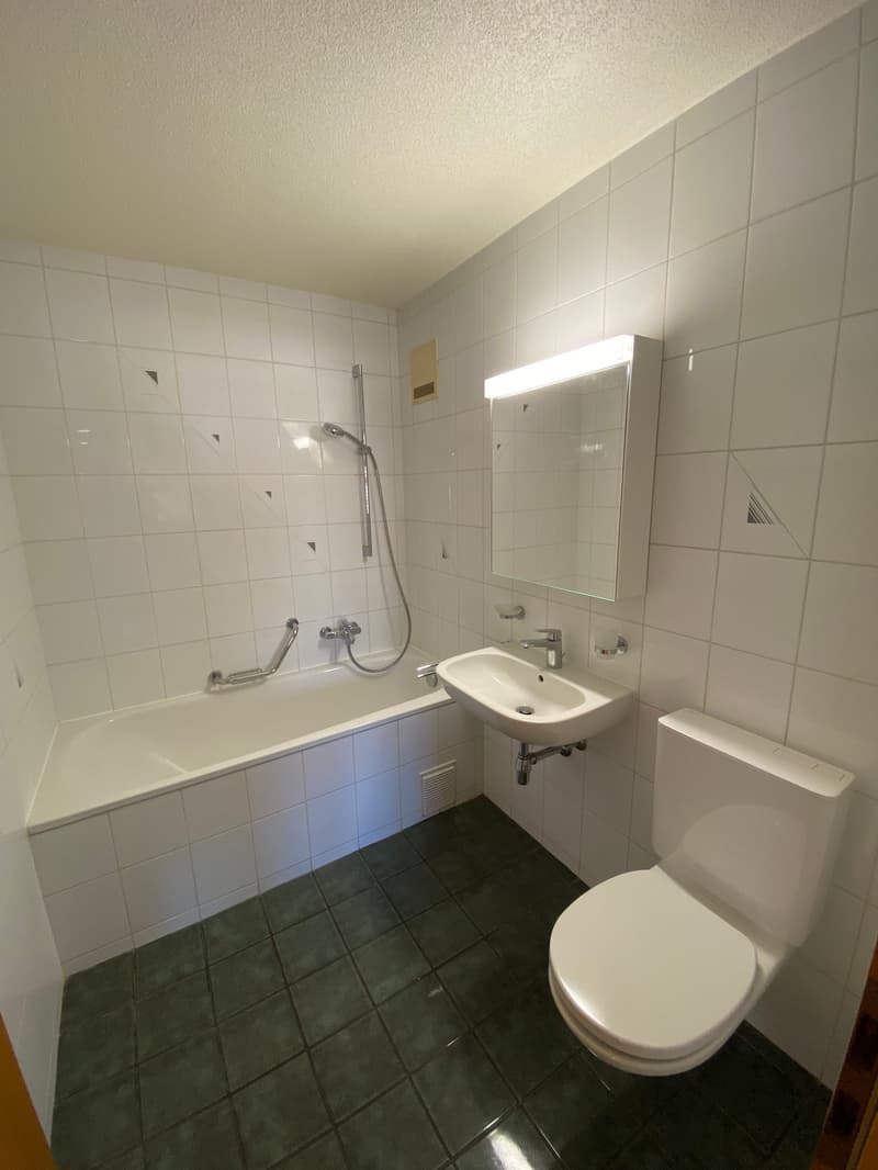 Spacieux appartement de 5.5 pièces avec balcon à Corcelles (13)