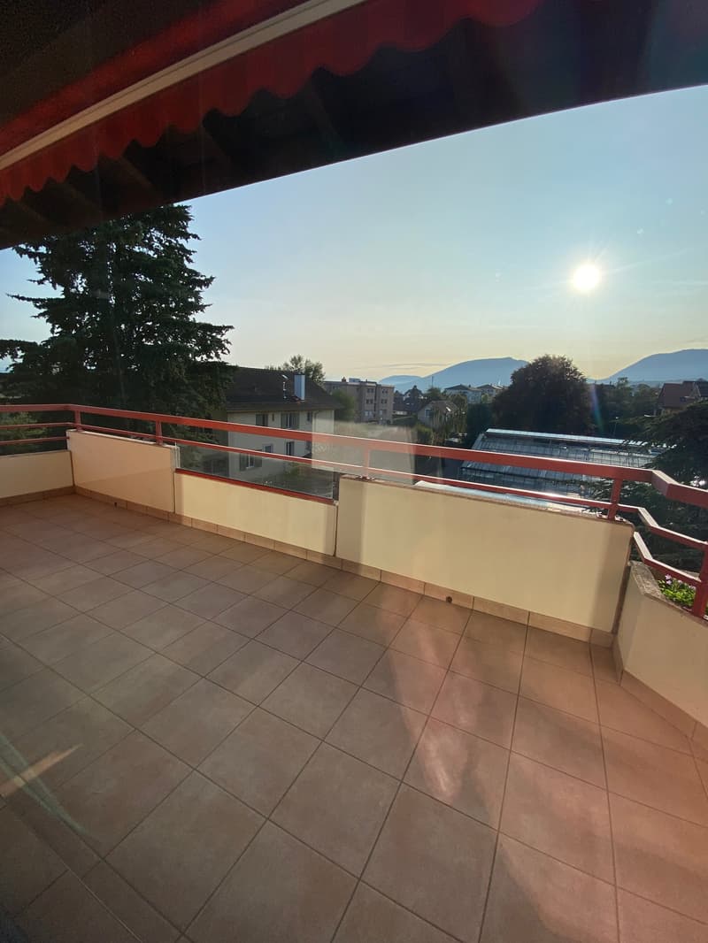Spacieux appartement de 5.5 pièces avec balcon à Corcelles (11)