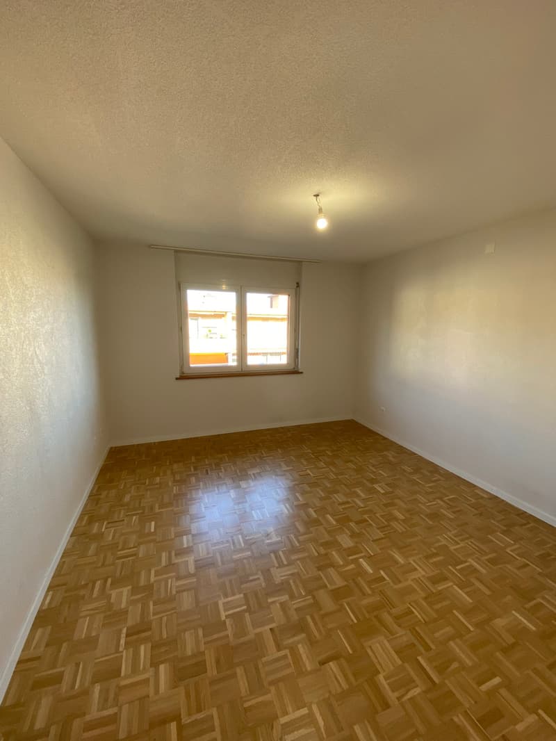 Spacieux appartement de 5.5 pièces avec balcon à Corcelles (7)