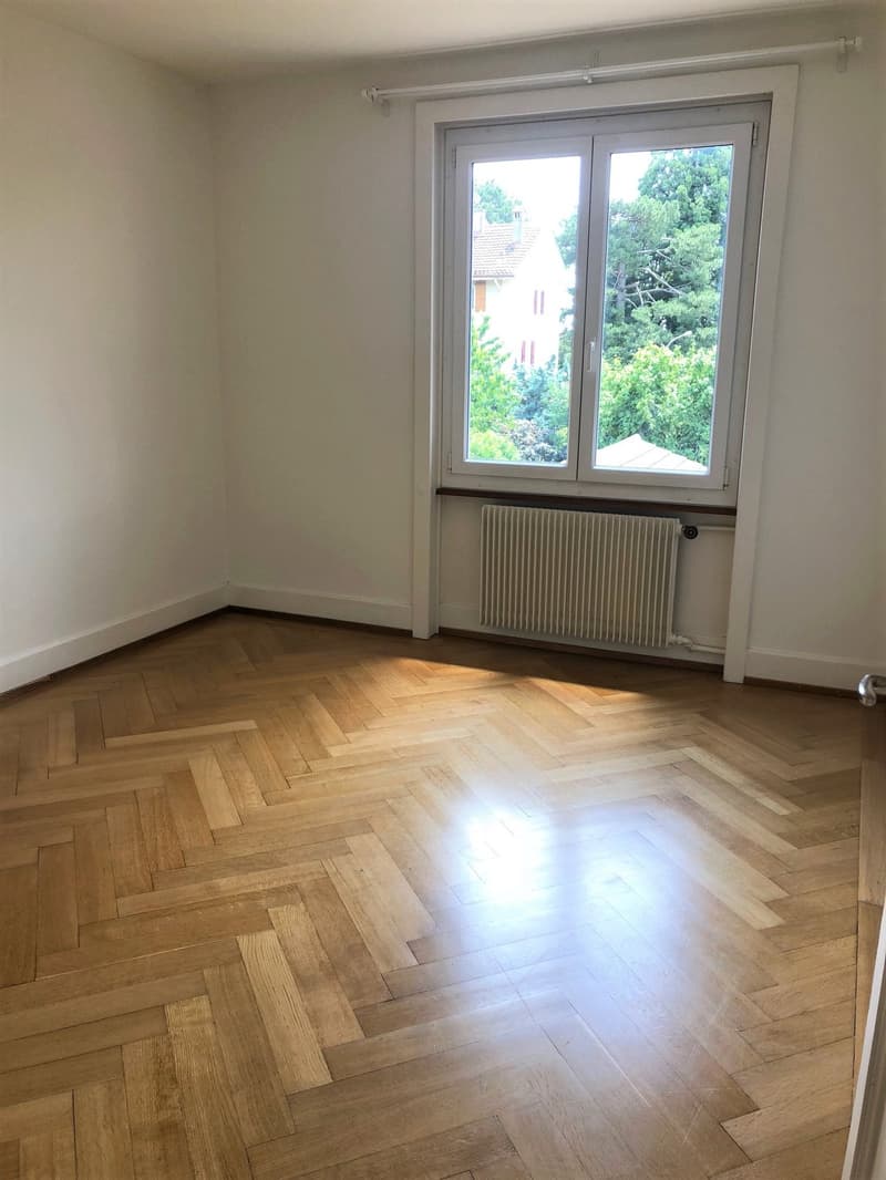 Spacieux appartement de 4 pièces avec balcon à Peseux (3)