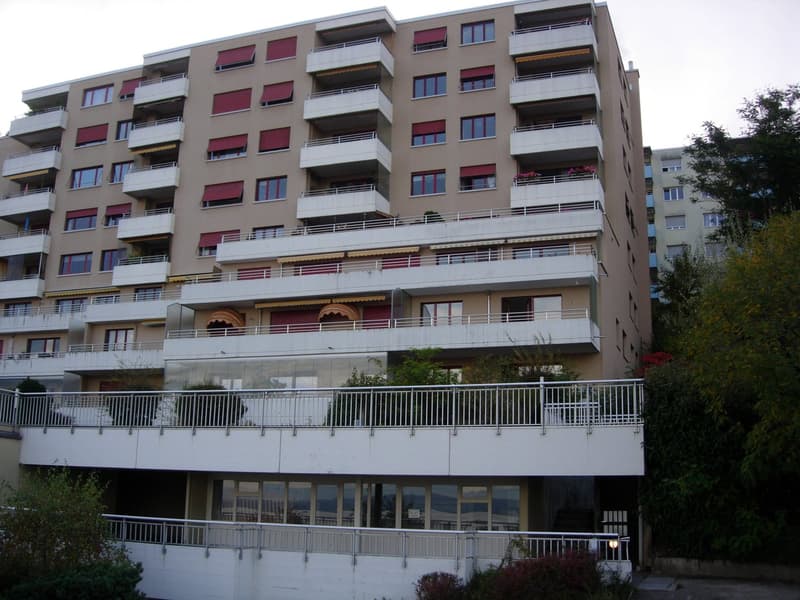 Appartement 3.5 pièces avec balcon et belle vue à Neuchâtel (14)