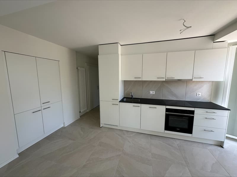 Appartement 3 pièces rénové avec terrasse à Neuchâtel (2)