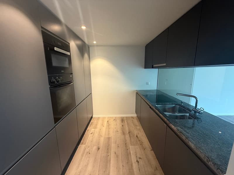 Appartement 4.5 pièces lumineux avec balcon à Peseux (1)
