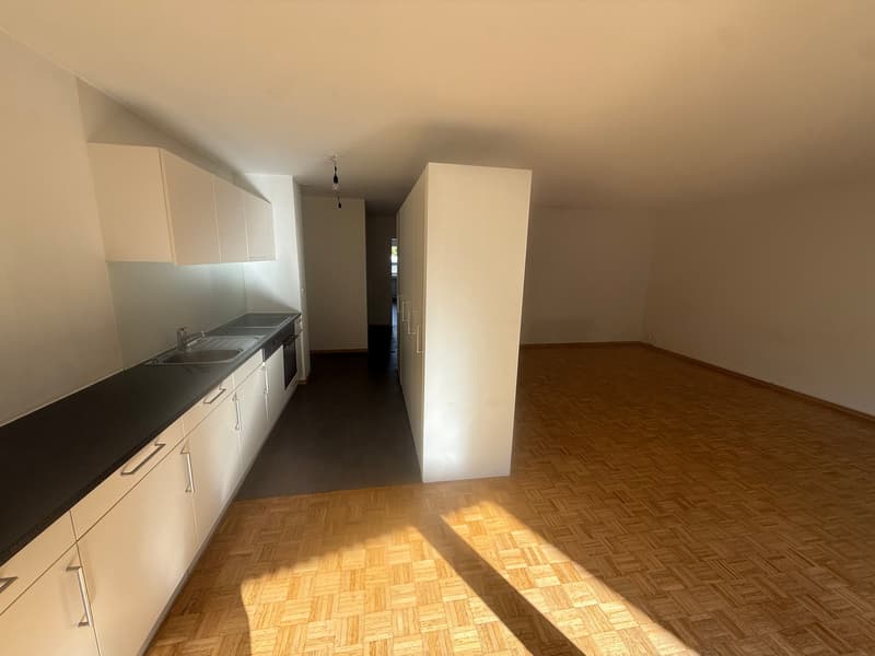Appartement lumineux de 3.5 pièces avec balcon à Colombier (2)