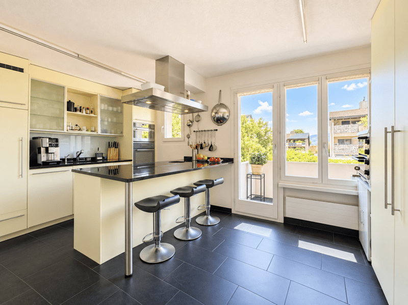 Grosszügiges 5.5-Zimmer-Reiheneinfamilienhaus mit 169 m² Wohnfläche (2)