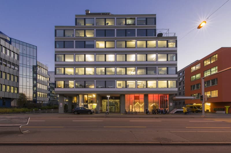 Geschäftig in Zürich-West (12)