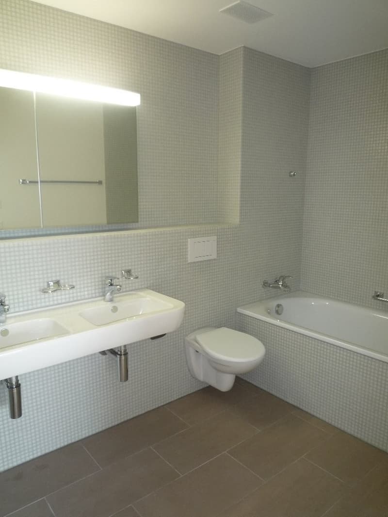 6156.09.0201_Badezimmer_mit_Wanne.JPG