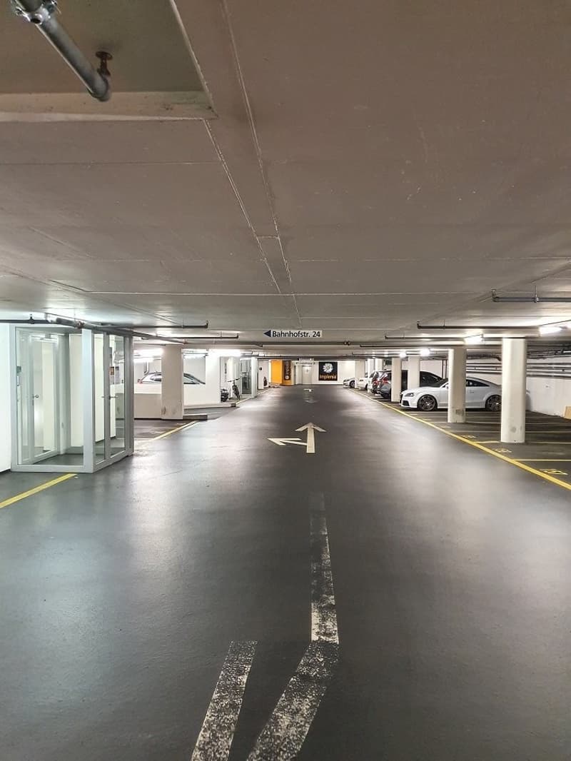Einstellhalle.jpg