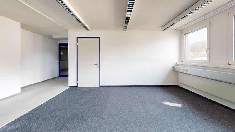 Grosszügige Bürofläche mit 7 ausgebauten Büroräumen in Winterthur (3)