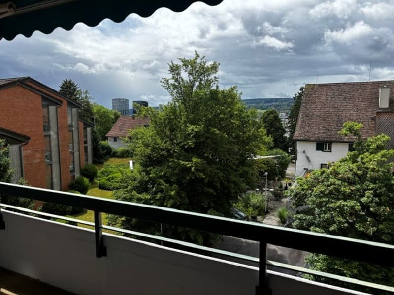Moderne Wohnung mit viel Raumgefühl, sonnigem Balkon und toller Fernsicht (3)