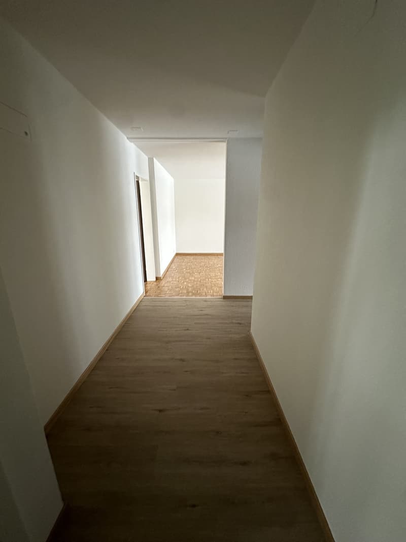 2.5-Zimmer-Wohnung im 3.OG links mit grossem Balkon (5)