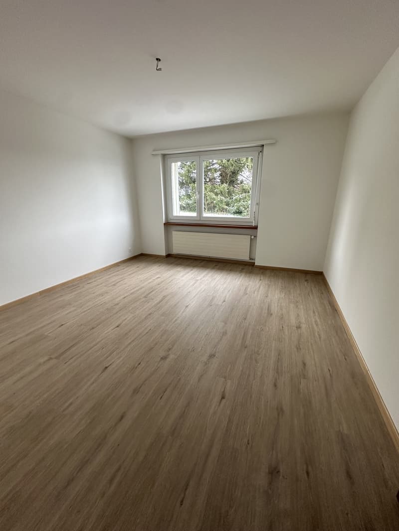 2.5-Zimmer-Wohnung im 3.OG links mit grossem Balkon (7)