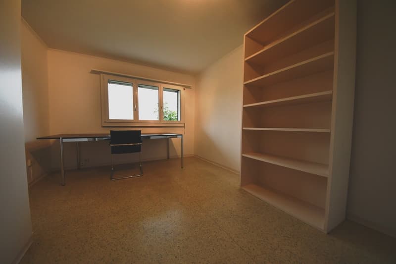 Bastel- / Lagerraum mit Nasszelle zu vermieten (3)