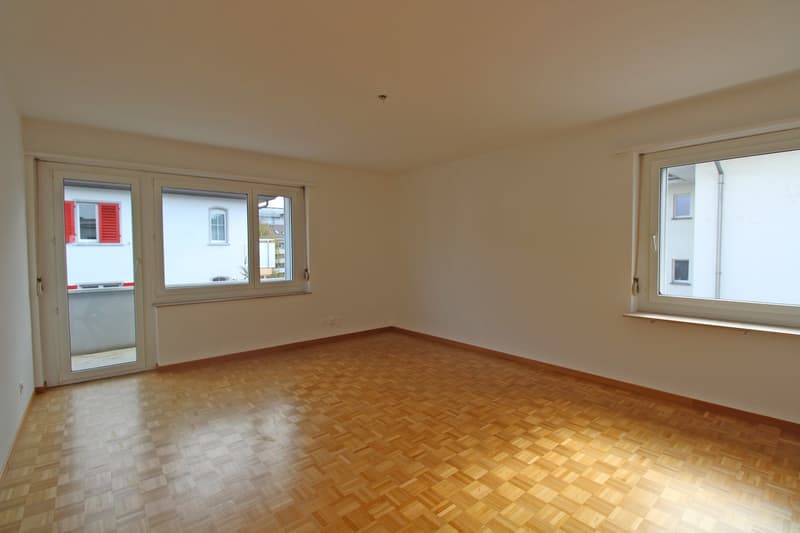 Schöne 4.0-Zimmerwohnung mit Balkon zu vermieten (3)