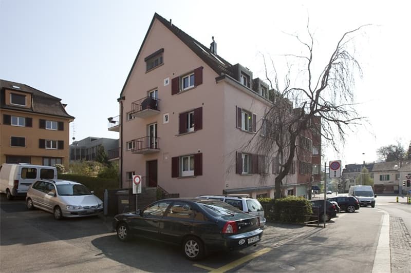 Charmante Wohnung direkt beim Klusplatz (1)