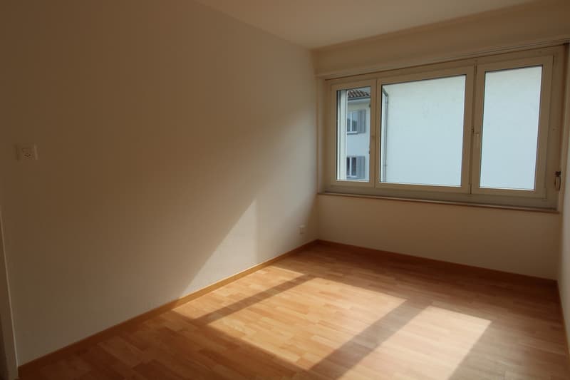 Schöne 4.0-Zimmerwohnung mit Balkon zu vermieten (7)