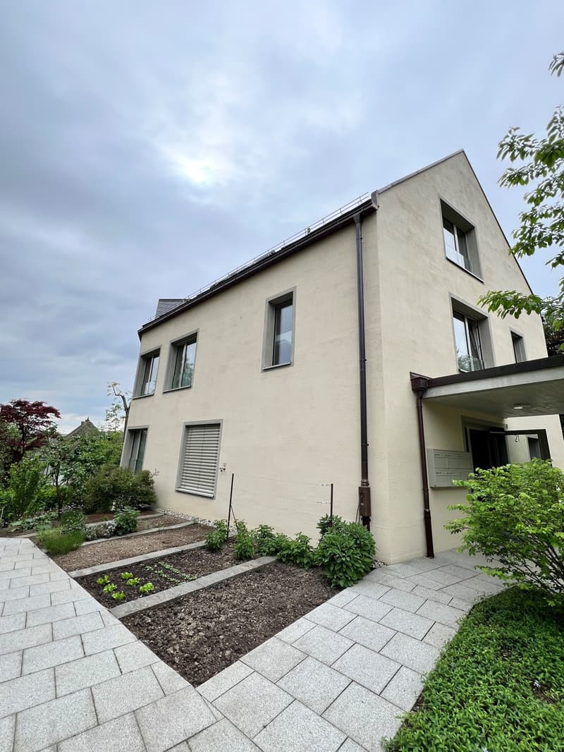 Attraktive Wohnung mit Gartensitzplatz in Zürich-Hottingen (1)