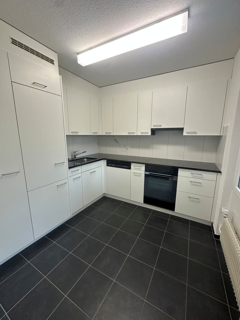 Charmante 4.5-Zimmerwohnung im 1. OG mit Balkon (4)