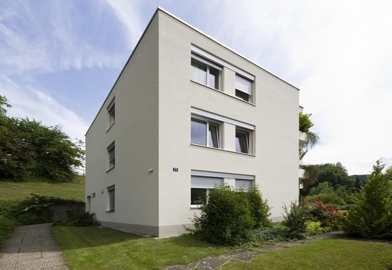 Charmante 4.5-Zimmerwohnung im 1. OG mit Balkon (1)