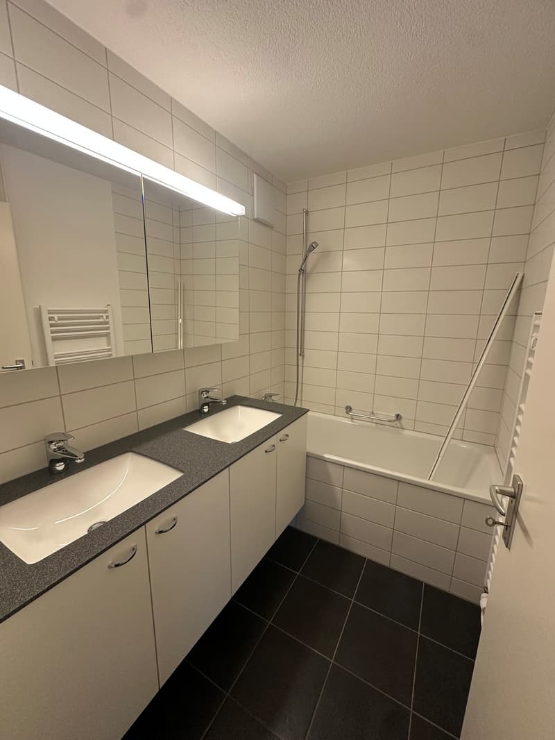 Charmante 4.5-Zimmerwohnung im 1. OG mit Balkon (7)