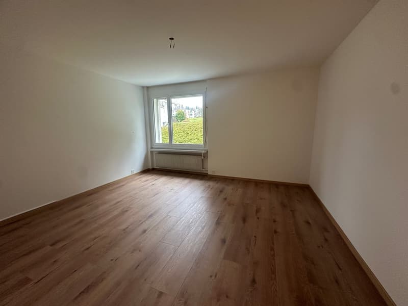 Charmante 4.5-Zimmerwohnung im 1. OG mit Balkon (5)