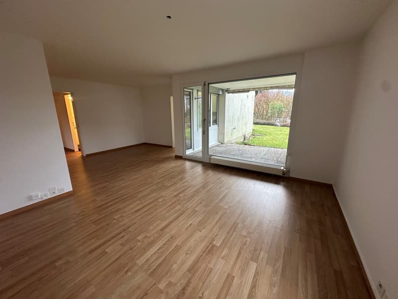 Charmante 4.5-Zimmerwohnung im 1. OG mit Balkon (3)