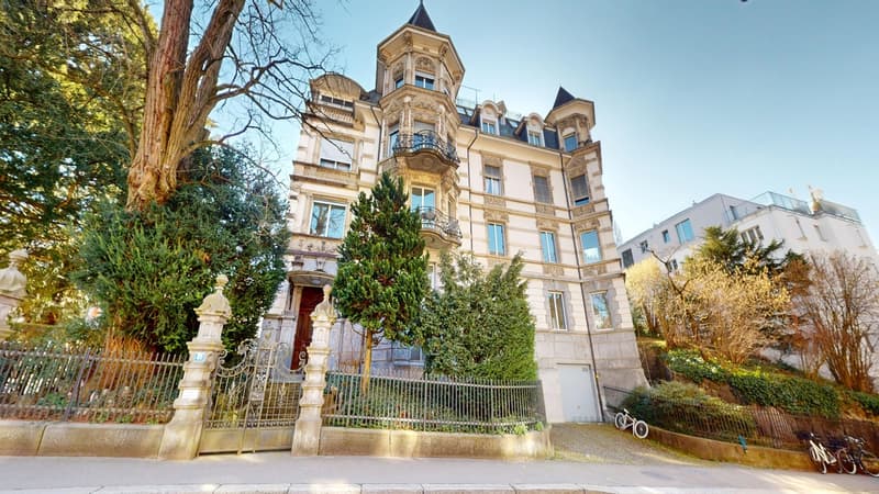 Exklusive 4.5-Zimmerwohnung in historischer Villa an bester Lage (1)