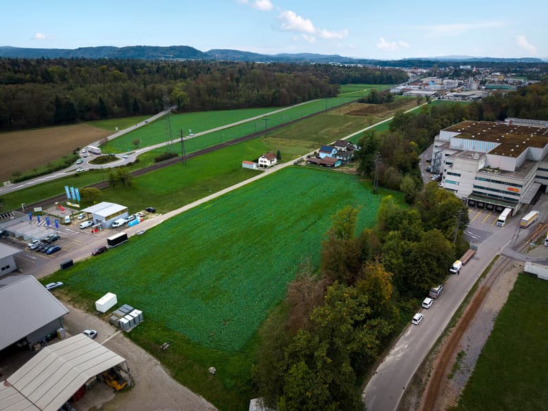 Entwicklungsgrundstück in Gewerbezone im Aargau (2)
