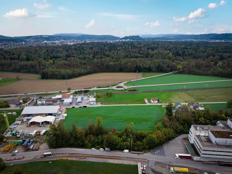 Entwicklungsgrundstück in Gewerbezone im Aargau (1)