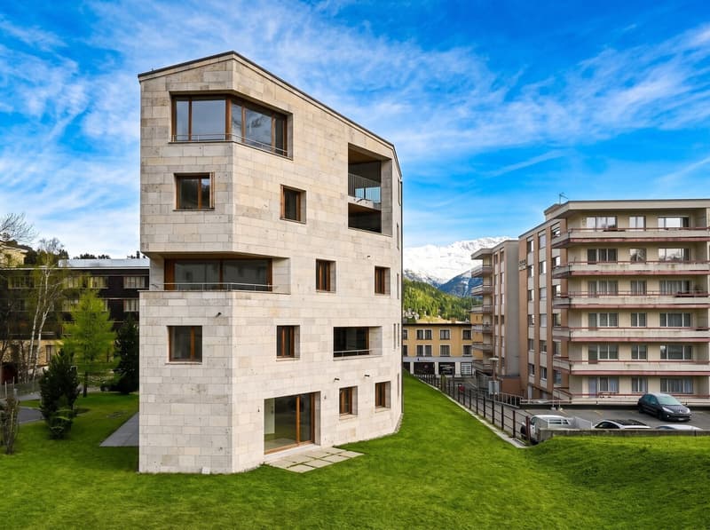 Elegante Zweitwohnungen in skulpturaler Baukunst Chalavus (10)