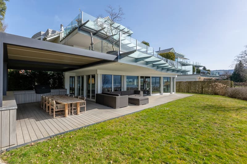 Exklusives Angebot: Maisonette-Gartenwohnung mit privatem Seezugang (2)