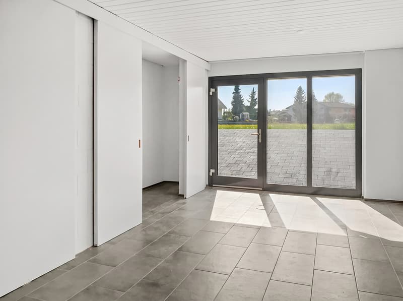 Idyllisch wohnen: Modernisiertes Einfamilienhaus mit Garten und Pool (9)