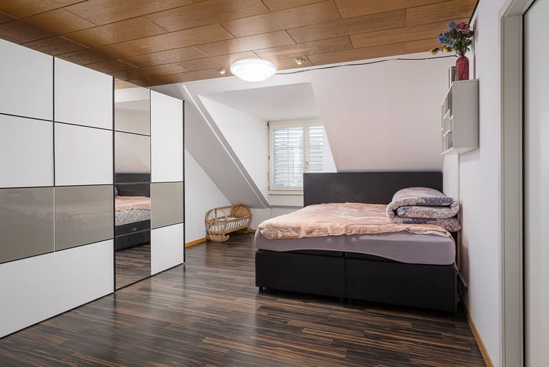 Familienfreundliche 5.5-Zimmer Dachmaisonette-Wohnung (10)