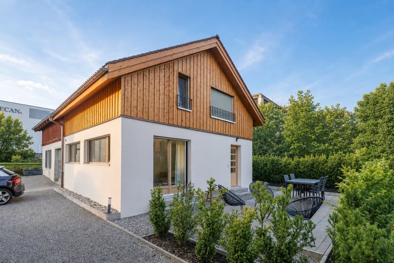 Aussergewöhnliches Herrenhaus-Ensemble am Zürichsee (11)