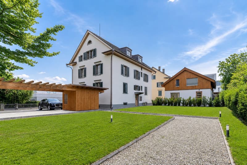 Aussergewöhnliches Herrenhaus-Ensemble am Zürichsee (10)
