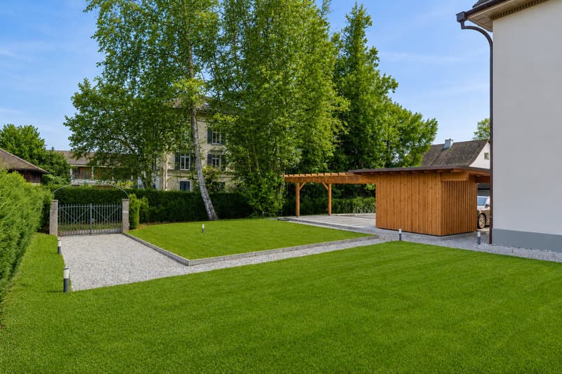Aussergewöhnliches Herrenhaus-Ensemble am Zürichsee (11)