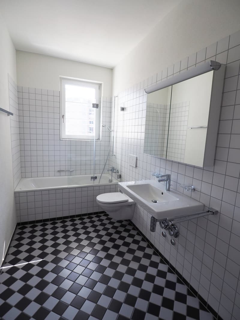 Badezimmer mit Badewanne / Referenzobjekt