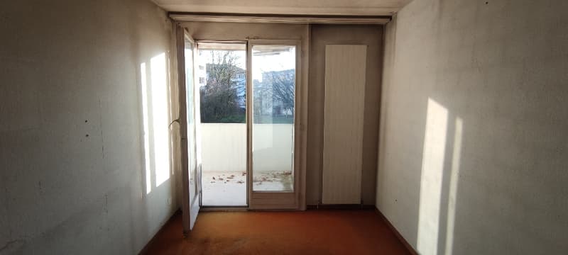 Helle und ruhige 3.5-Zimmer-Wohnung im 2. OG mit 2 Balkonen und Aussicht in Dietikon (4)