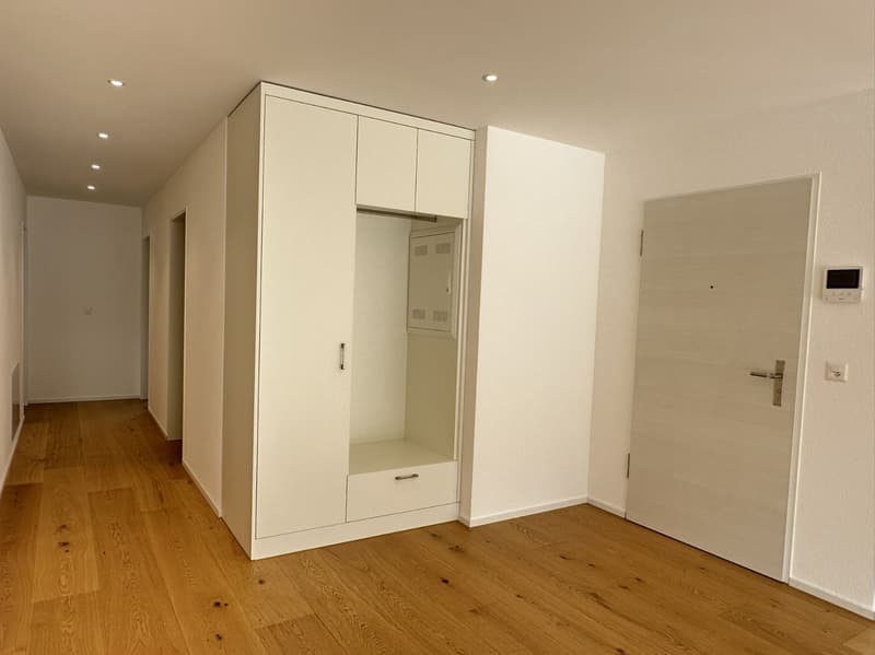 Luxury redefined – attic apartment with generosity and far-reaching views! (9)