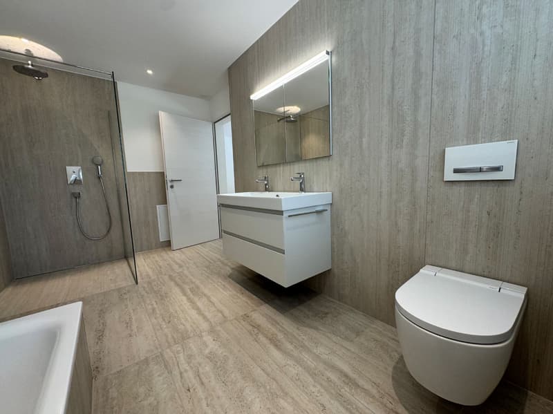 Luxury redefined – attic apartment with generosity and far-reaching views! (11)