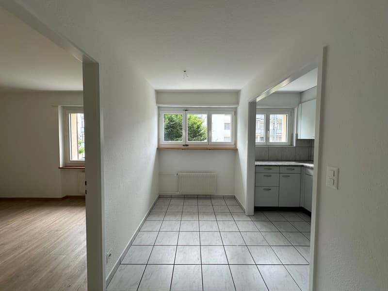 Helle und grosszügige 3.5-Zimmerwohnung an ruhiger Lage zu vermieten! (4)