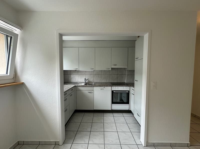 Helle und grosszügige 3.5-Zimmerwohnung an ruhiger Lage zu vermieten! (3)