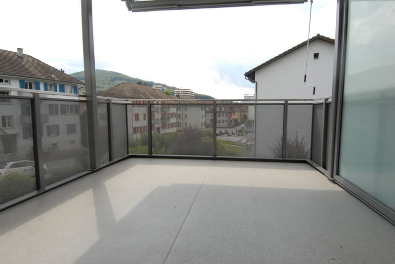 Wohnen an schöner Lage, mit grossem Balkon! (6)