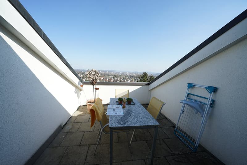 2-Zimmer Dachwohnung mit Blick über Schaffhausen (9)