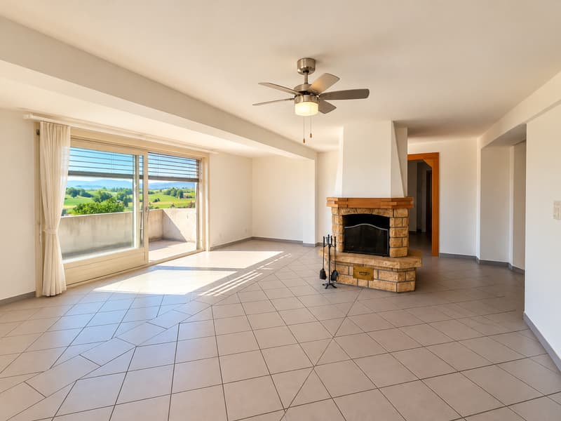 À LOUER À ROMONT – SPACIEUX APPARTEMENT DE 4.5 PIÈCES AVEC BALCON ET MAGNIFIQUE VUE (1)