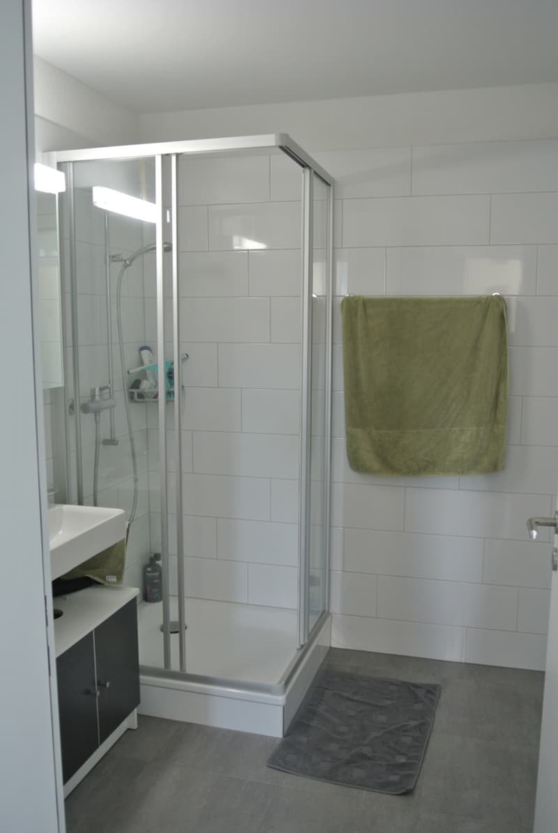 Badezimmer mit Dusche